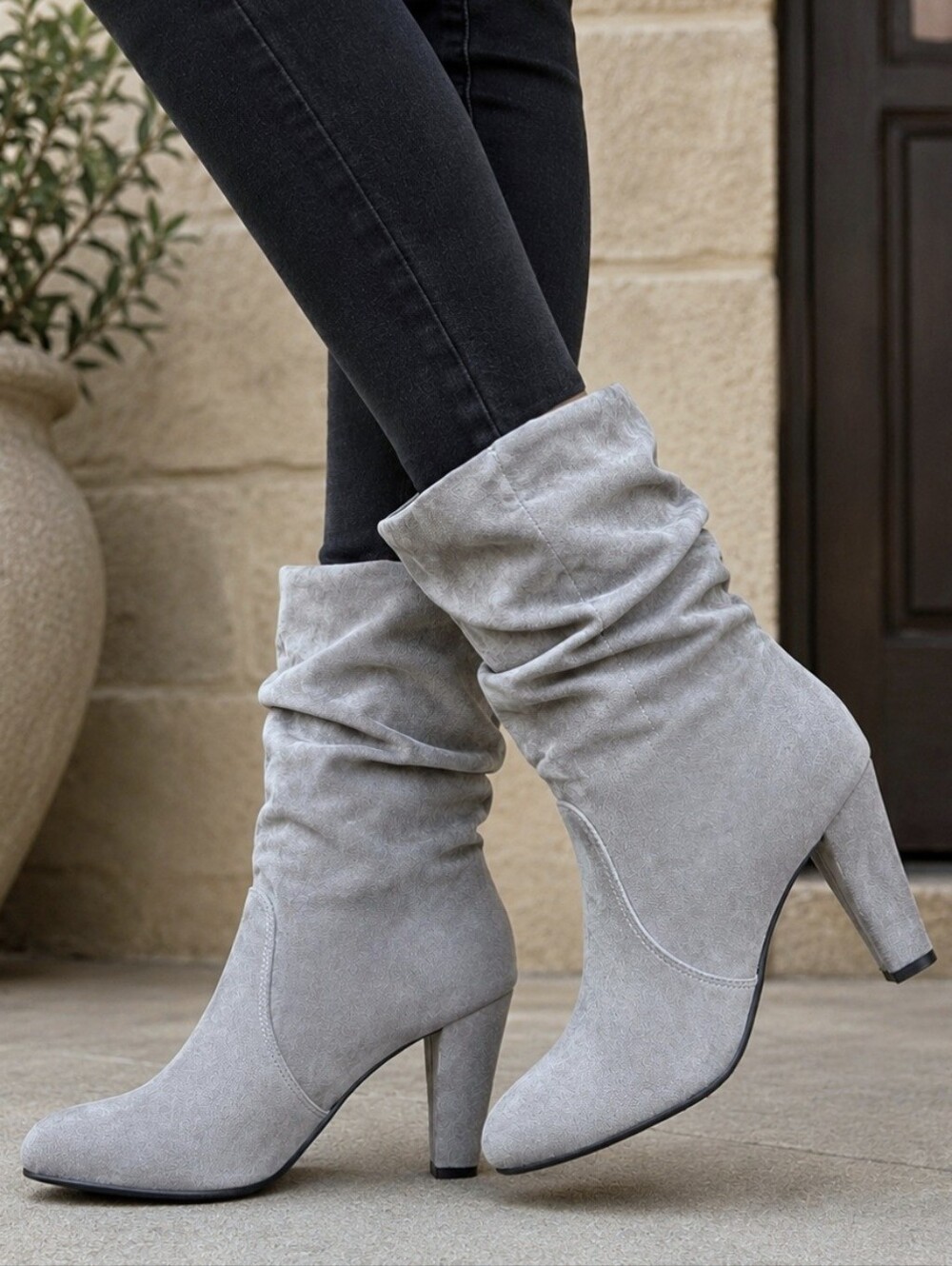 Express NEW Y2K Feminine City Chic Slouchy Block Heel Bootie 9M